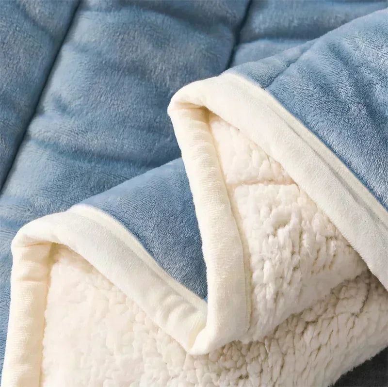 Coral Fleece Autumn Winter Warm Blankets for Bed 3 Layers Thicken Flannel Blanket Quilt Soft Comfortable Warmth Quilts Washable.
