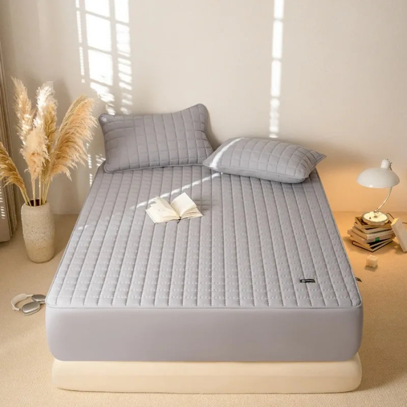 2025 new solid color soybean antibacterial padded cotton waterproof fitted sheet mattress protective cover without pillowcase.