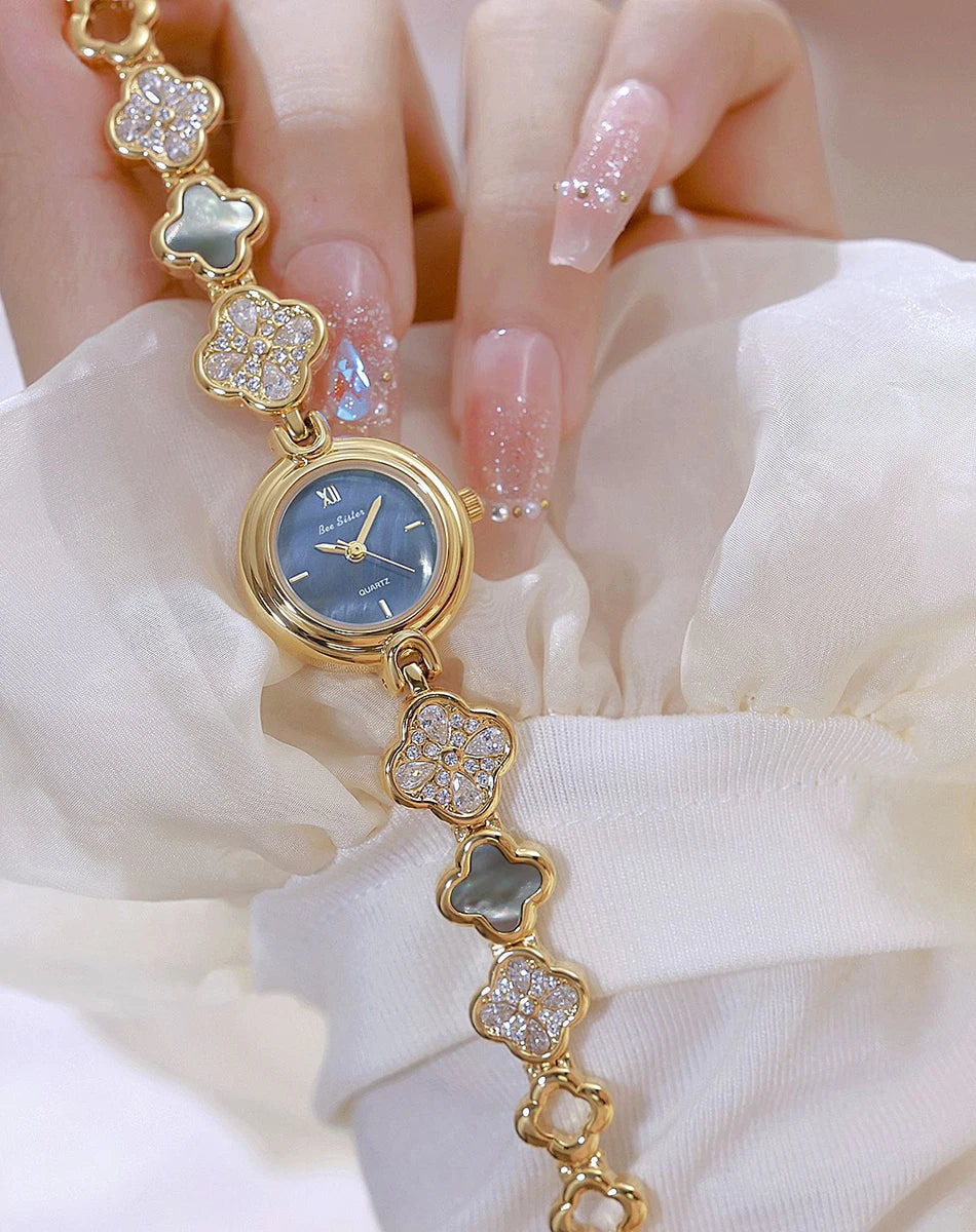 Women's Watch Lucky Four-Leaf Clover Bracelet Elegant Crystal Dress Watches for Women Fashion Luxury Small Quartz Ladies Clock.