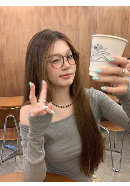 1pcs Spring Autumn Fashion Skew Collar Off-shoulder Long-sleeved T-shirts Women New Solid Slim Fit Sexy Tees Shirts Student Tops.