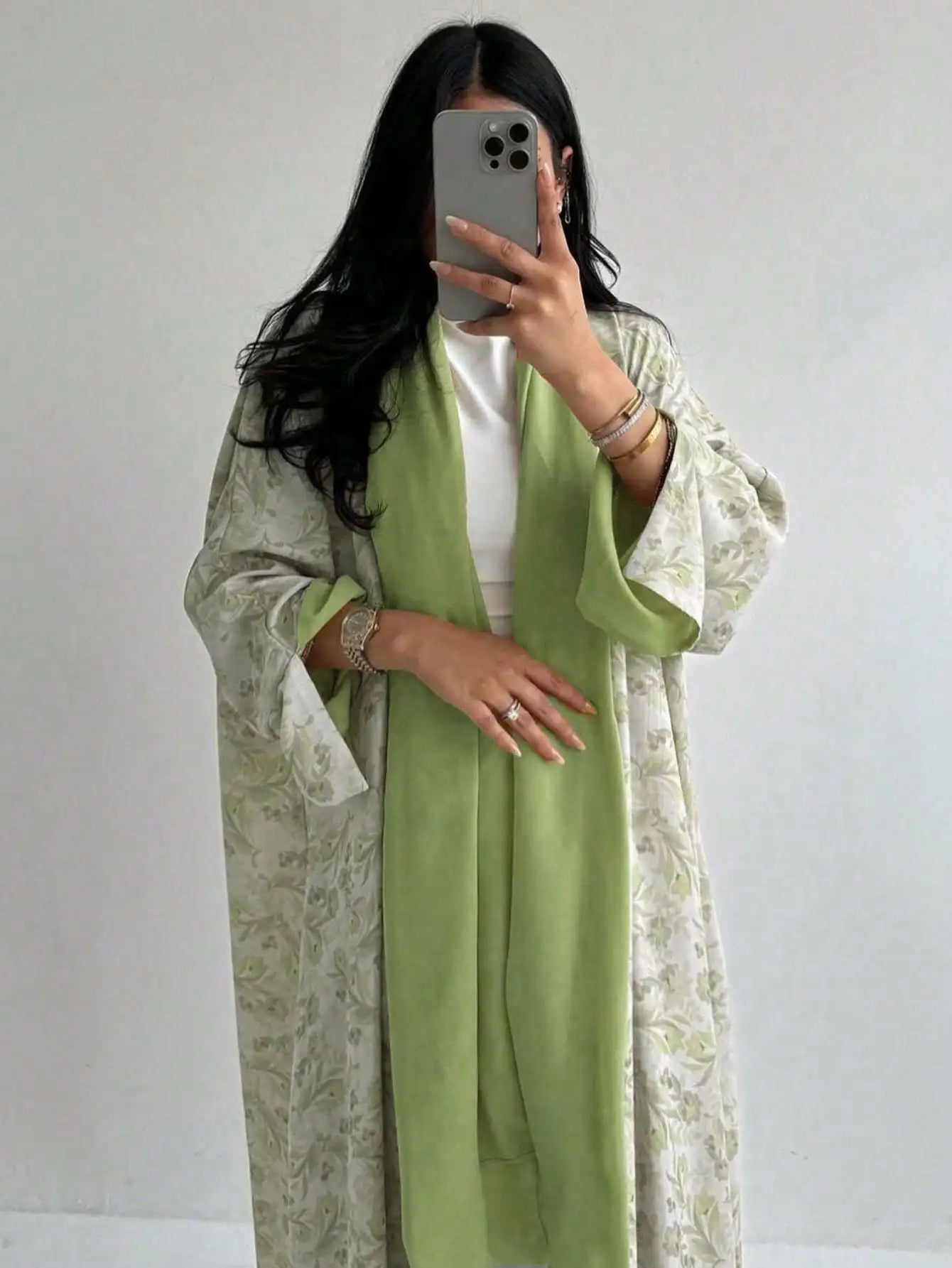 Lockeres, mit Blumenmuster bedrucktes Abaya-Langarmkleid für den orientalischen Nahen Osten für Damen, elegante Robe mit offener Vorderseite ohne Schal.