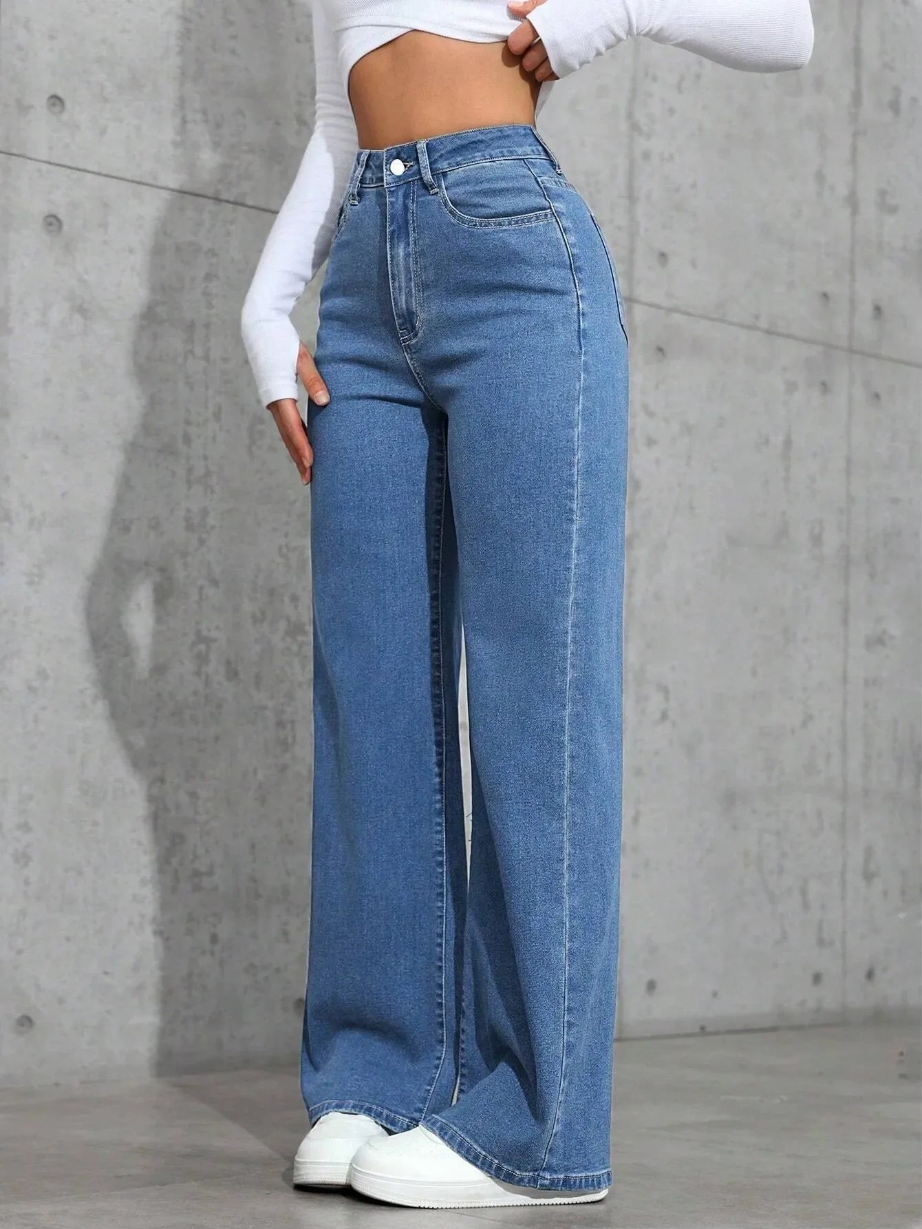 High Waist Straight Leg Women's Jeans Rhinestone Washed INS Style Imported New Model Blue Denim Trousers Female Fashion.