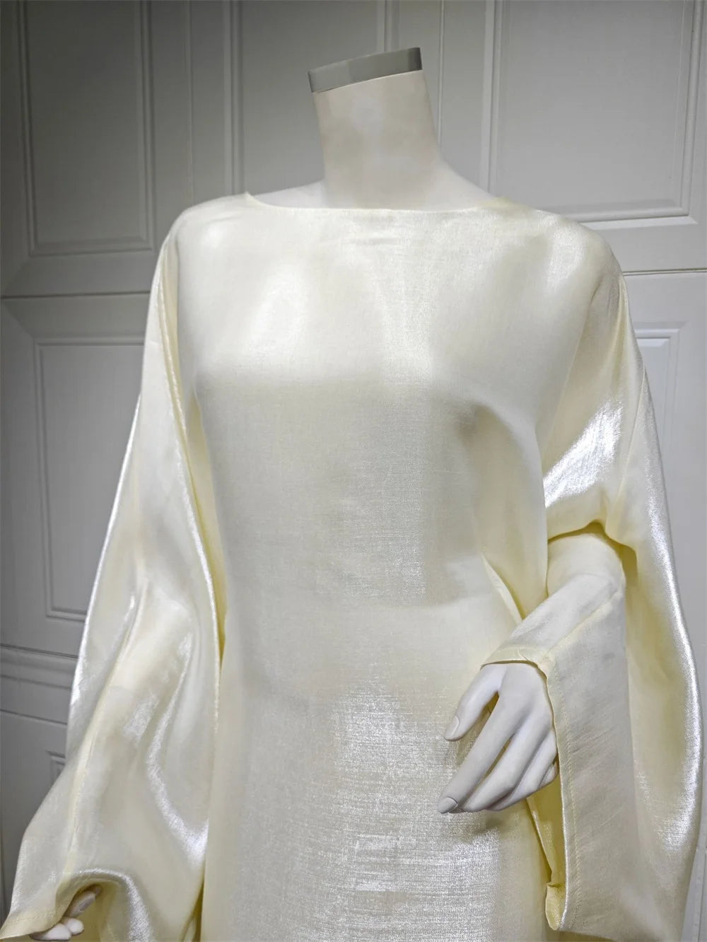 Siskakia Muslim 2024 New Eid Dresses Solid Shiny Satin Batwing Sleeve Modest Kebaya Turkish African Women Abayas Saudi Clothing