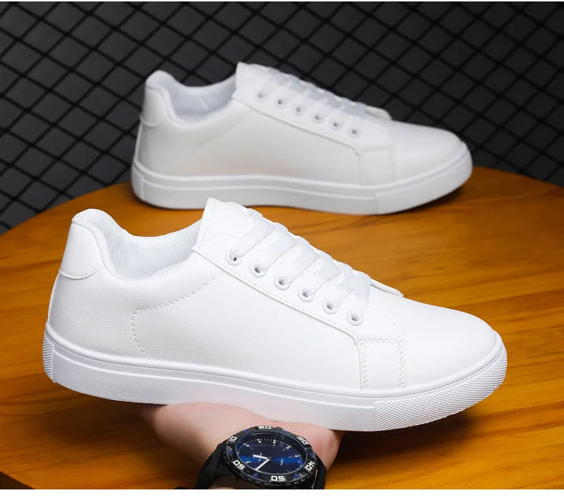 White Black Men Shoes Comfortable Casual Skateboard Shoes Men Solid Leisure Sneakers Lightweight Walking Shoes.