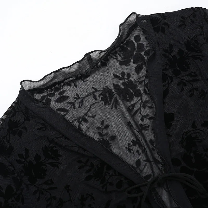 Autumn New Fashionable Chiffon Slim Fit Ruffle Trumpet Sleeve Shirt for Women.