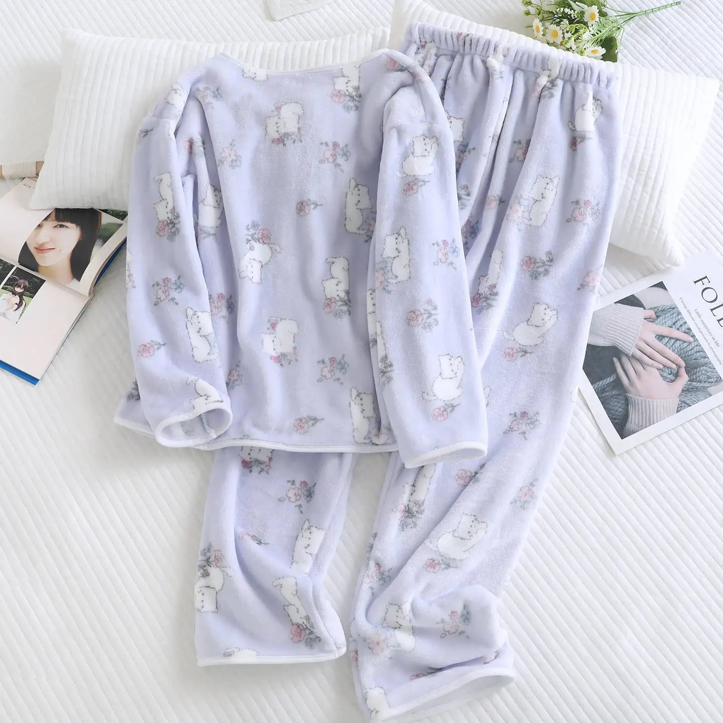 2025 New Winter Women's Pajama Set with Thickened Fleece and Flannel Warm Head Cartoon Comfortable Home Clothing Set Pijama.