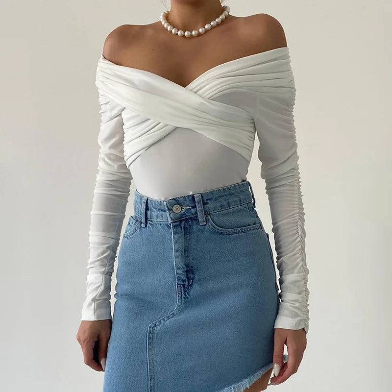 Fashionable pleated sexy backless tight fitting clothes, elegant off shoulder slim fit long sleeved solid color one-piece clothe.