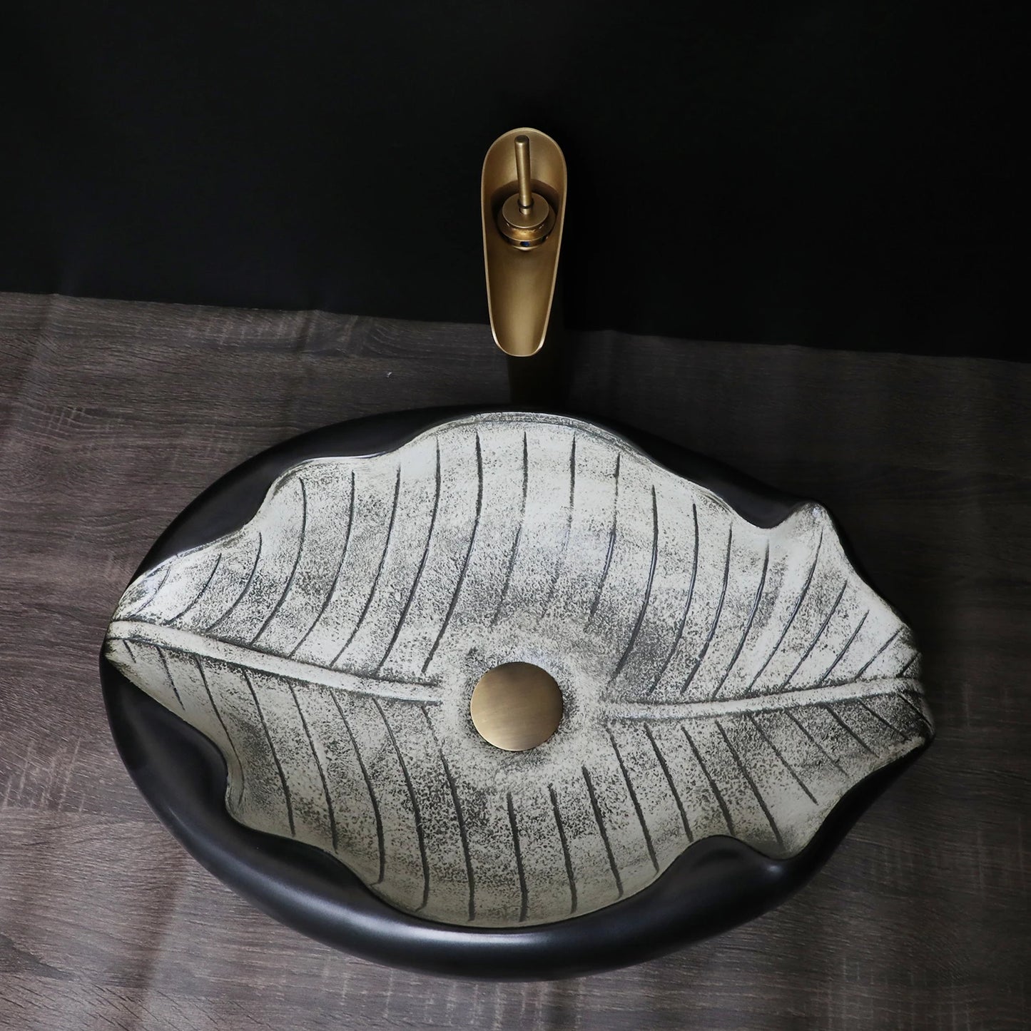 KEMAIDI Art Keramik-Badezimmerwaschbecken-Set, Waschbecken im Blatt-Stil mit Wasserfall, Antik-Messing-Wasserhahn und Abfluss, hochwertige Waschbecken aus Porzellan