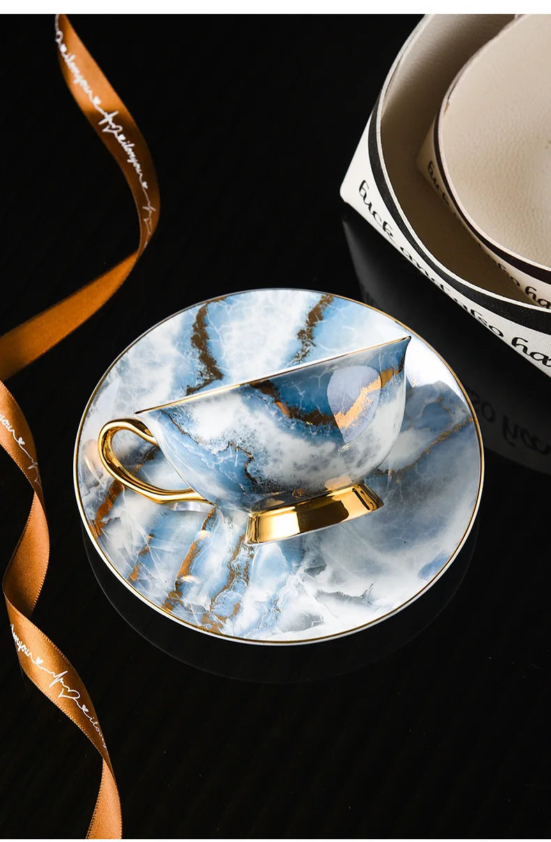 Retro Imperial European Coffee Cup Set Porcelain Tea Sets Luxury Gift Bone China Ceramic Cafe Wedding Decoration Drinkware.