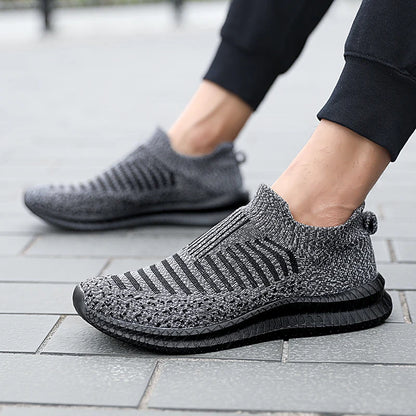 Men Shoes Lightweight Sneakers Men Fashion Casual Walking Shoes Breathable Slip on wear-resistant Mens Loafers Zapatillas Hombre.