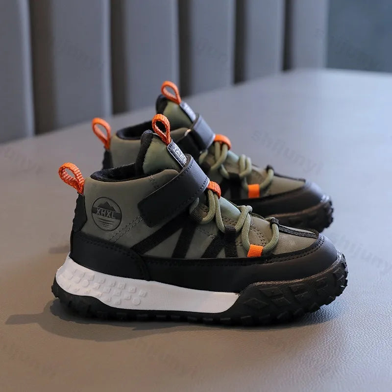 Childrens Sneakers 2025 Autumn Winter Boys Sport Shoes Girls Plush Warm Cotton Casual Shoes Studnet High Top Outdoor Ankle Boots.