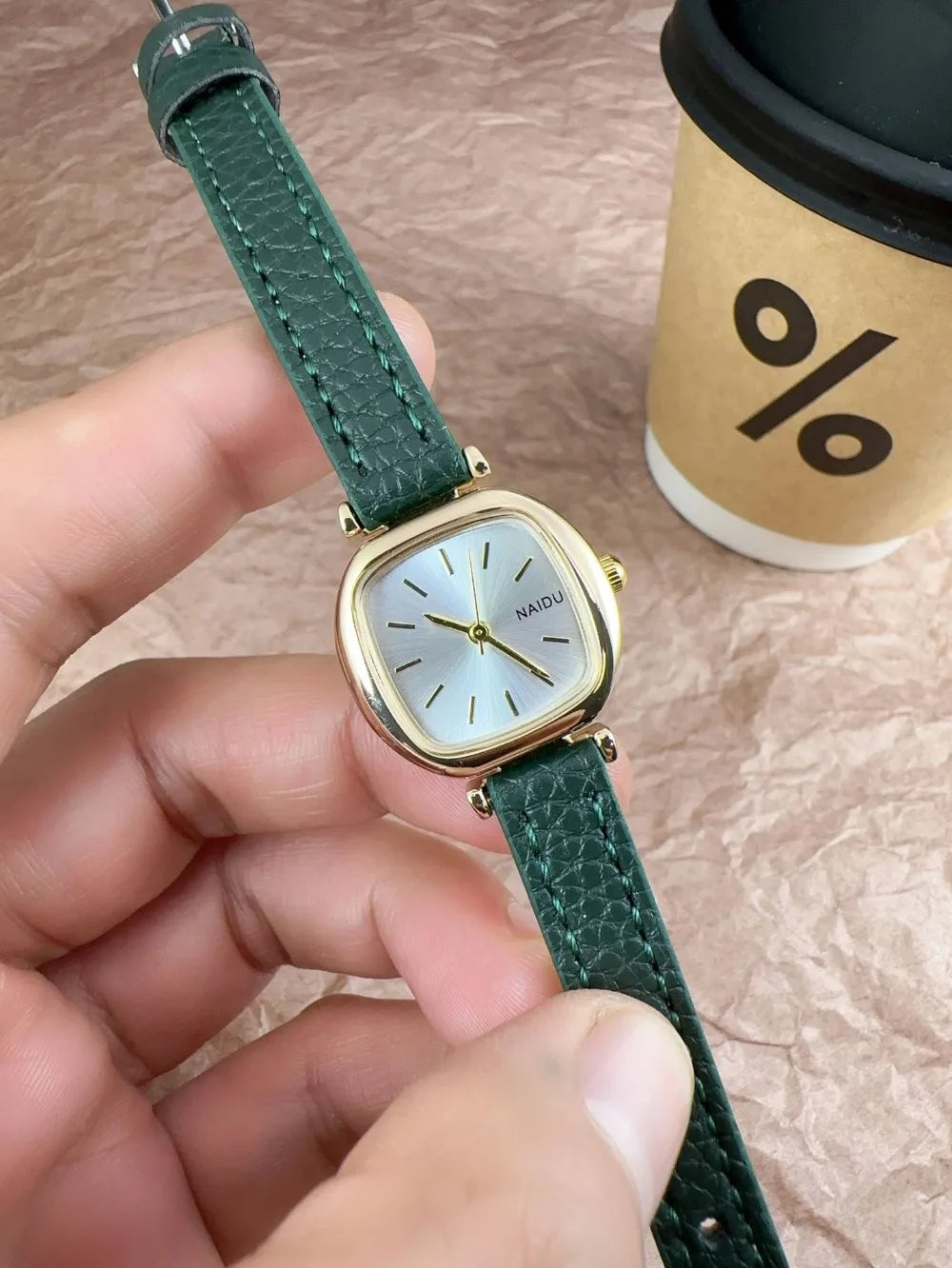 Hot Sale Women Watch Simple Small Dial Quartz Watches Luxury Ladies Gift Wristwatch Fashion Student Leather Strap Clock Relógio.