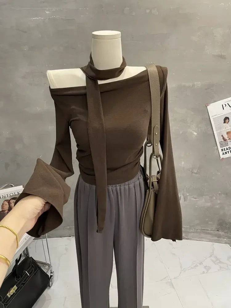 Sexy One-Shoulder Long Sleeve T-Shirt with Scarf Short Flared Sleeve Blindfolded Entry Base Shirt Tight Short Crop Top.
