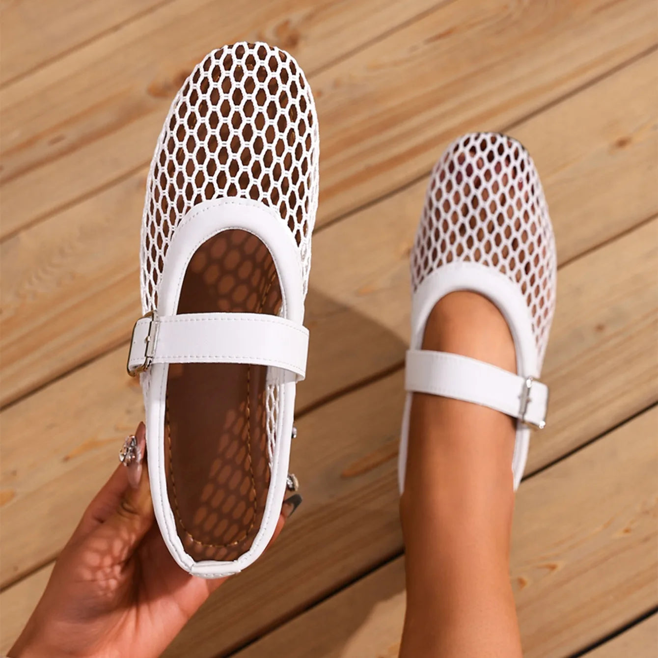 Women Sandals Mesh Breathable Fashion Versatile Sandals Women New Flat Soft Soled Mary Jane Shoes for Women Sandalias De Mujer.