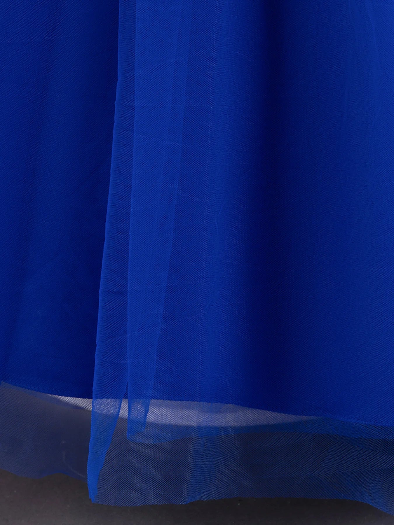 Blau gefärbtes Spitzen-Prinzessinnenkleid für Kinder, Laufsteg für kleine Mädchen, Klavieraufführung. Tragen Sie ein langes Blumenjungenkleid mit großer Schleife.