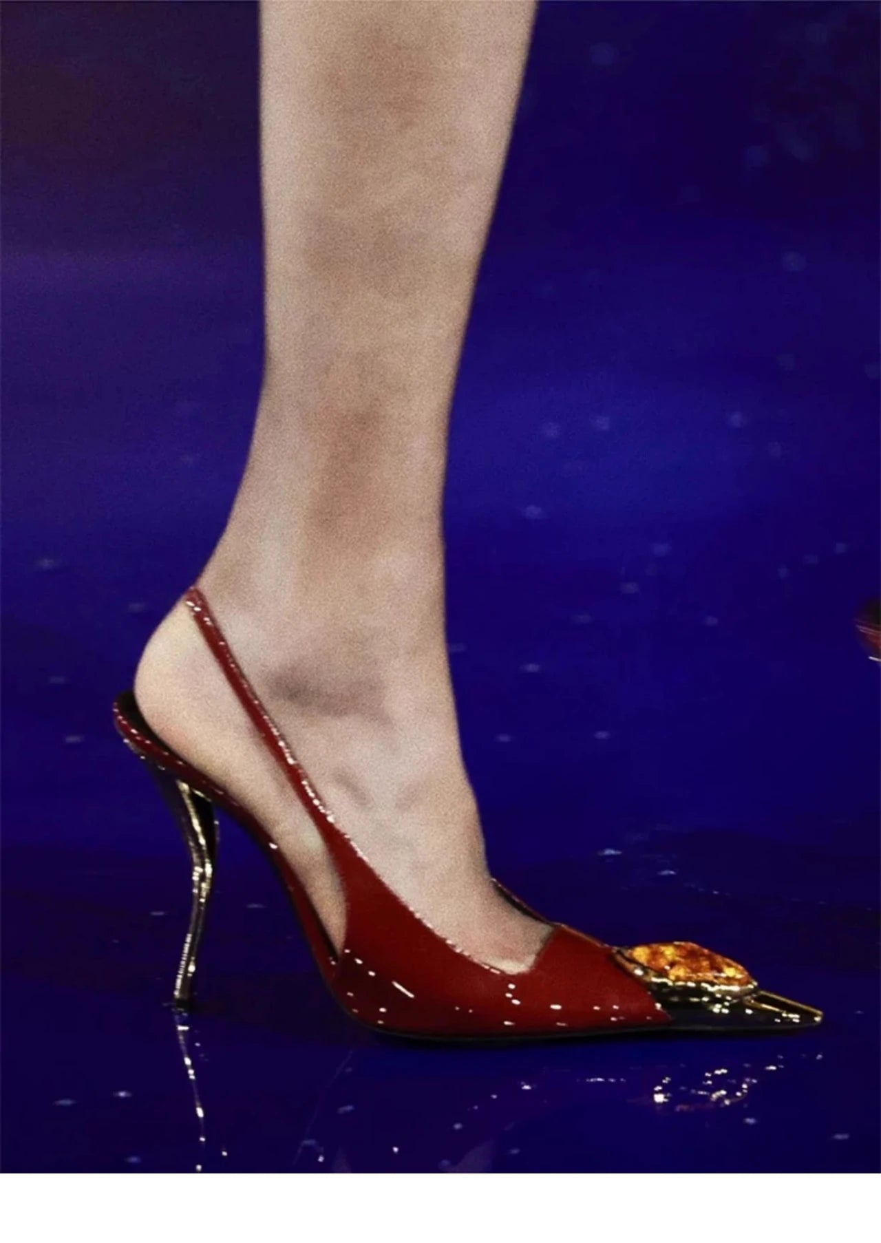 Iron Head Fashion Heterosexual Red High Heels Fox Head Jewel Decoration New Plus Size Banquet Shoes Women's High Heel Sandals.