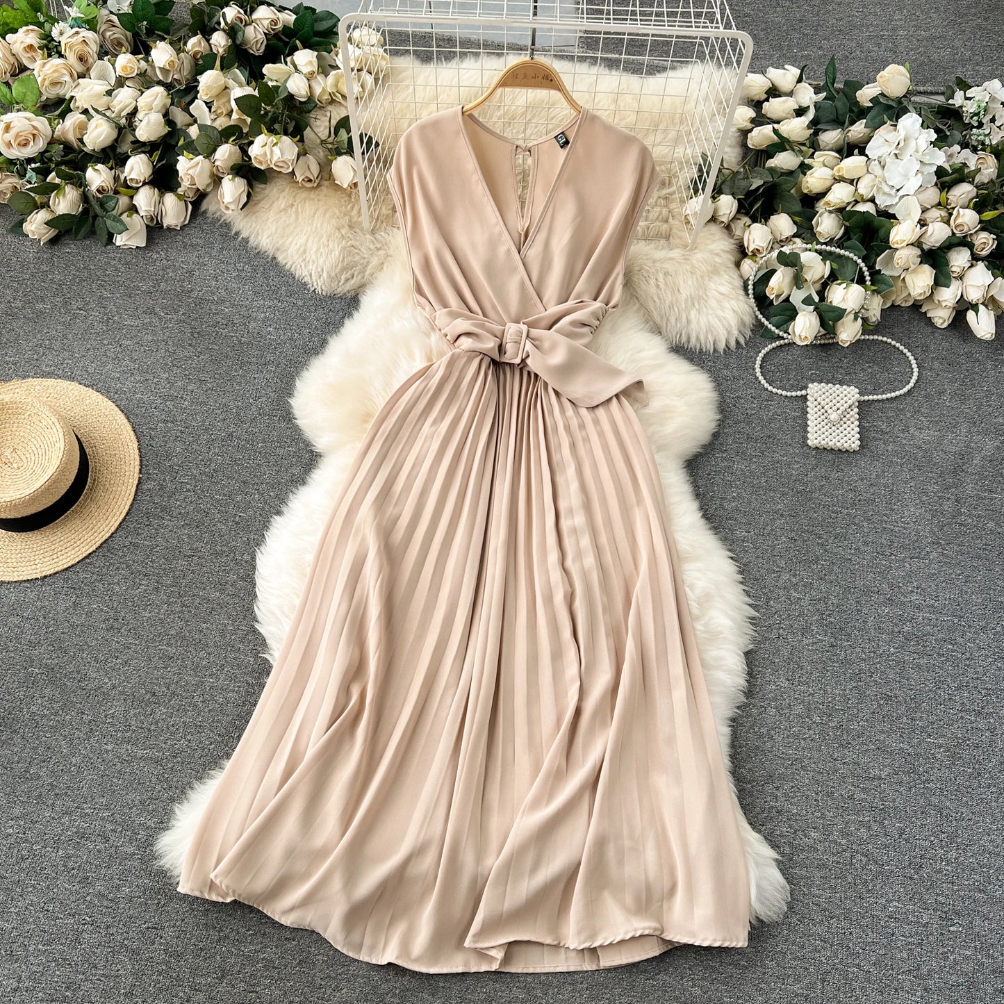 Französisch Vintage elegante Plissee Vneck Kleid A-Linie Mode Chiffon Frühling Herbst ärmellose Vestidos Frauen kleider.