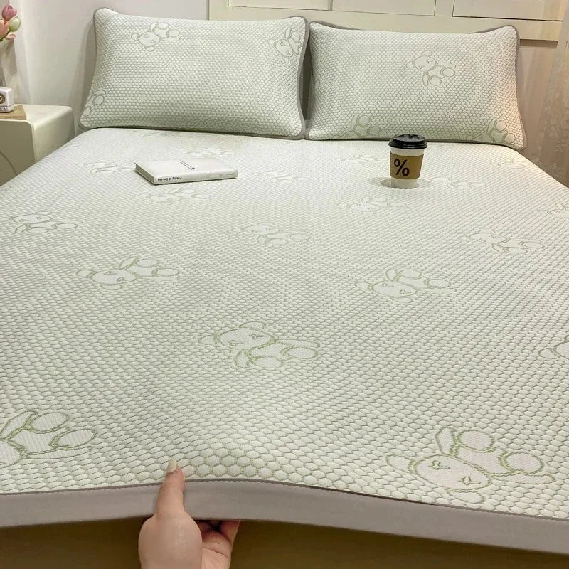 Summer Cooling Quilted Mattress Protector Cover Thickened Breathable Mattress Topper for Single Double Queen King Size Bed.