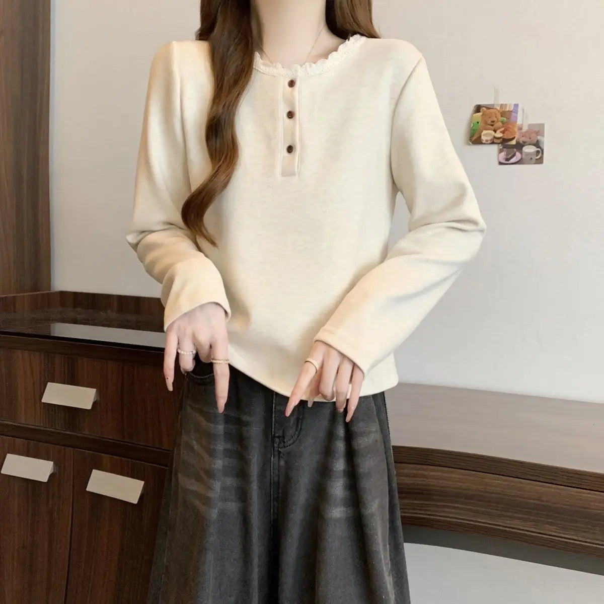 New Autumn and Winter Half-open Lace Front Shoulder Long-sleeved T-shirt Plus Velvet Warm German Velvet Women's Top.