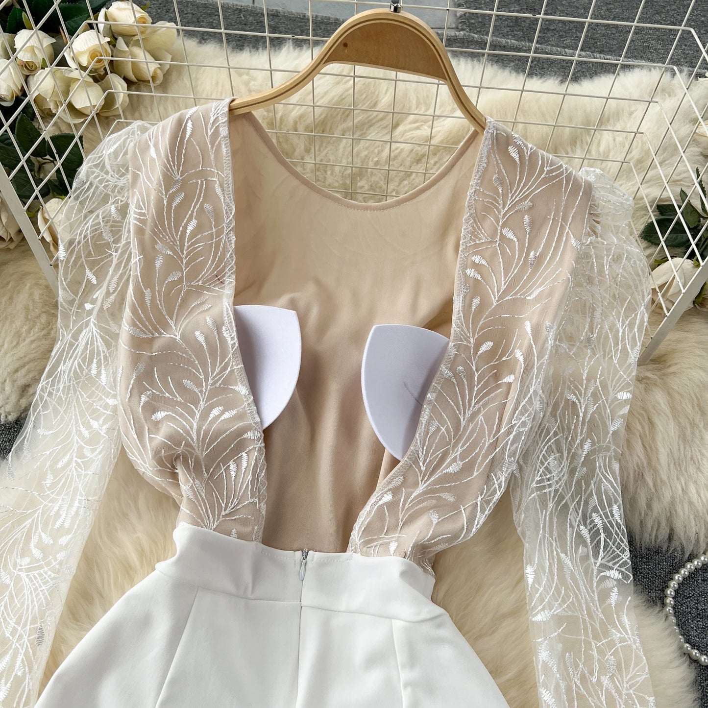 Light Luxury Elegant Women White Backless Jumpsuits Temperament O-neck Puff Long Sleeve Embroidery Female Playsuits.