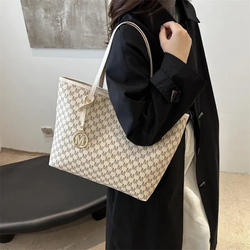 Stylish Tote Bag, Vintage Handbag, Large Underarm Shoulder Bag for Women Suitable for Daily Use, Work, Outdoor, Travel, Shopping.