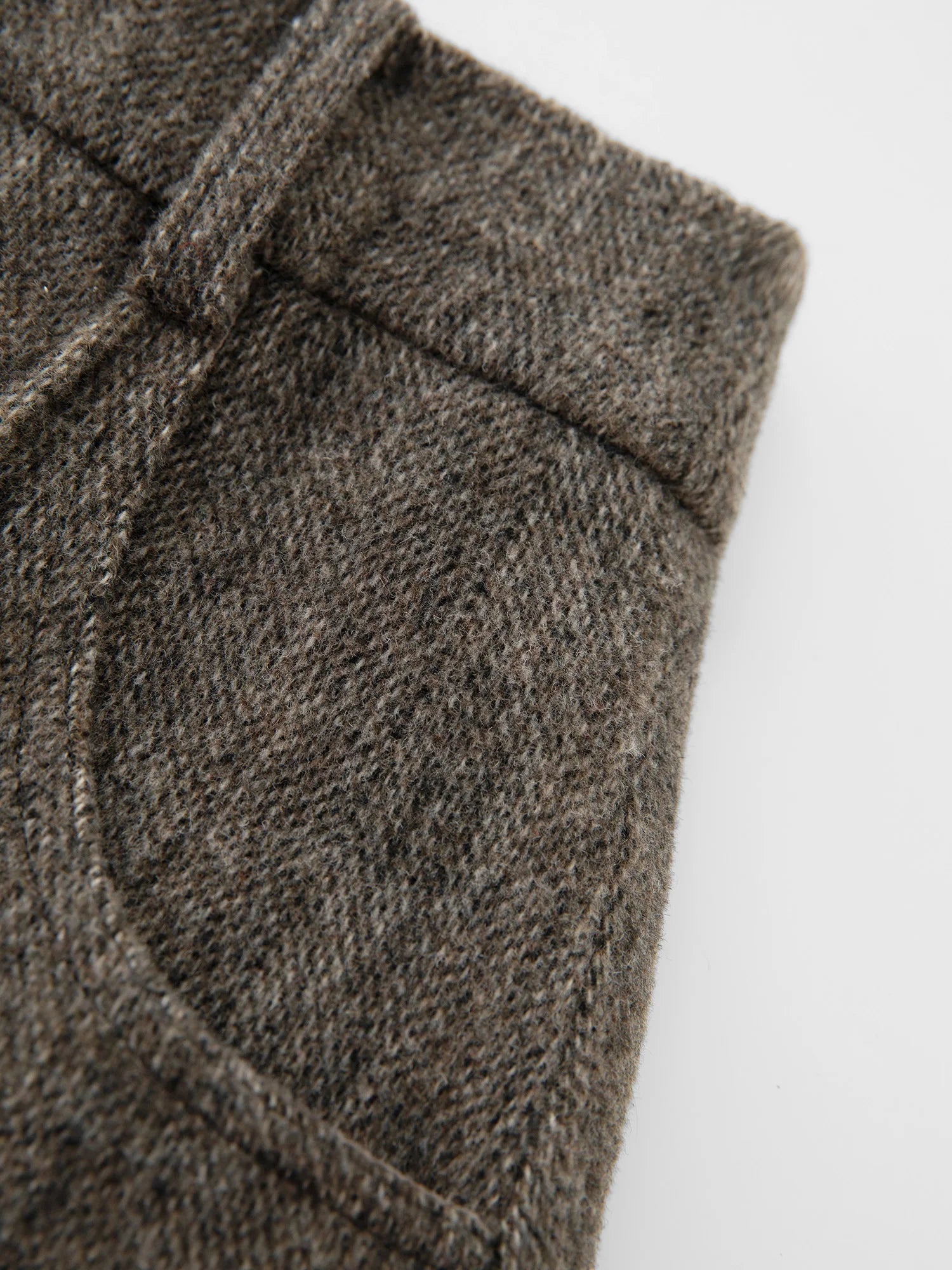 ZIQIAO Retro Mid-length Straight Skirt for Women 2025 Autumn and Winter New Slit Woolen Skirt Commuting Soft Warm British Style.