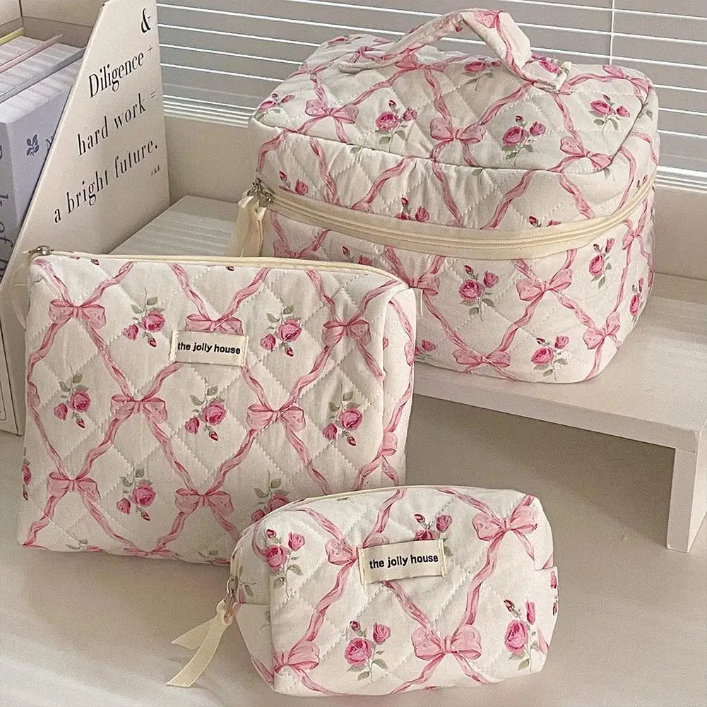 Cute Bow Flower Quilting Makeup Bag Women Zipper Cosmetic Organizer Female Cloth Handbag Portable Toiletry Case For Girls.