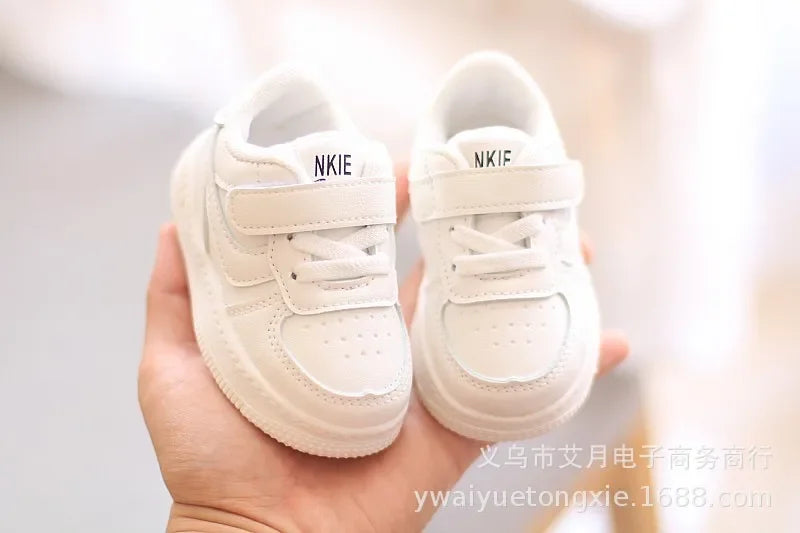 Children Sneakers Boys Girls Leather Low-Top Board Shoes Students Soft Bottom Footwear Kids Running Shoes Baby Casual Footwear.