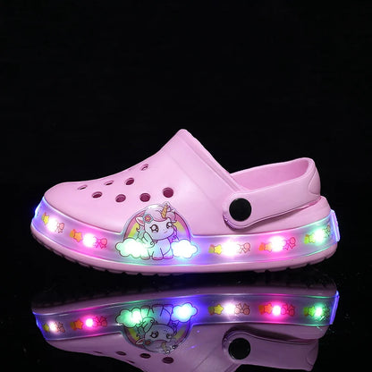 Light Sandals for Girls Pink Cartoon Printing Summer Beach Kids Shoes Outdoor Non-slip Classic Design Children's Casual Clogs.