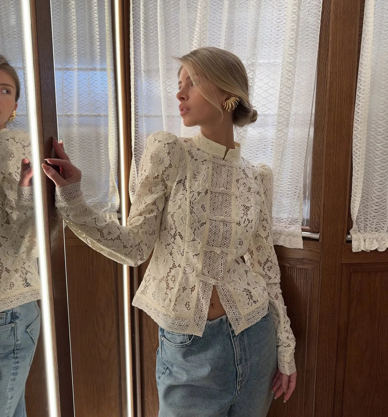 Tuularose Luxury Lace Blouse Fashion Lace Print Single Breasted Slim Shirt Vintage Elegant Party Looks Summer Women Blouse Tops