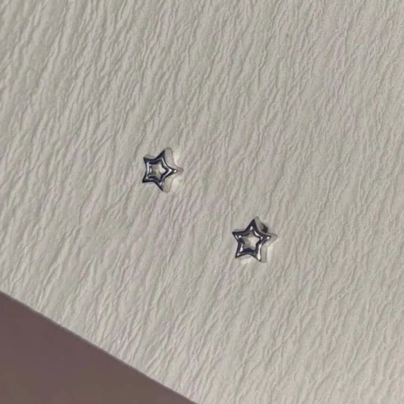 Y2K Style Hollow Pentagonal Stud Earrings for Women Personalize Star Asterism Round Ear Buckle Metal Accessories Fashion Jewelry.