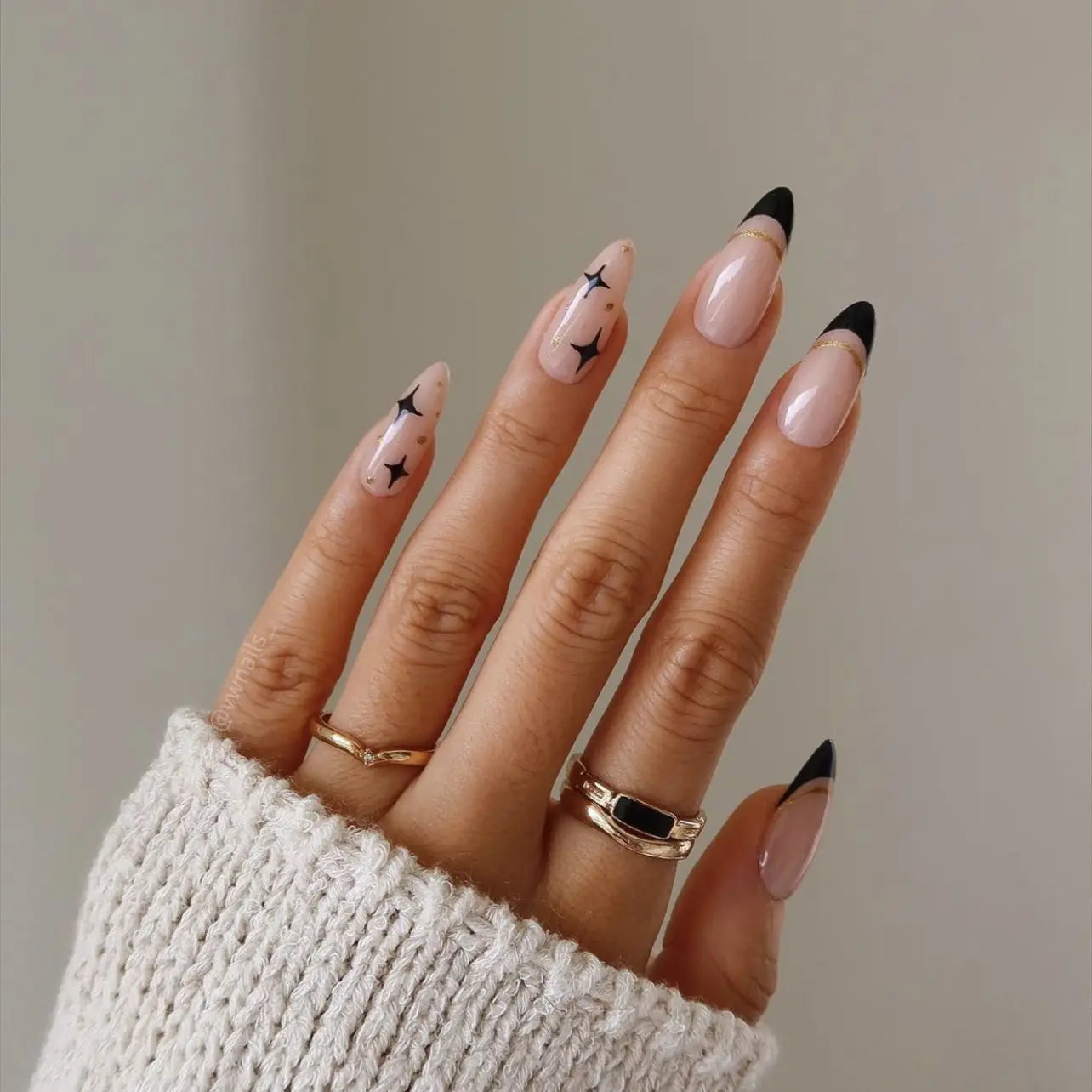 24pcs/set Long Stiletto Fake Nails Punk Snake Pattern Black White Matte False Nails Artificial Full Nail Tips Manicure Tools.