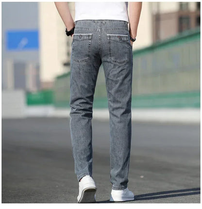 2025 sommer Neue männer Lose Grau Jeans Mode Lässig Stretch Gerade bein Denim Hosen Männlich Hellblau männer Hosen