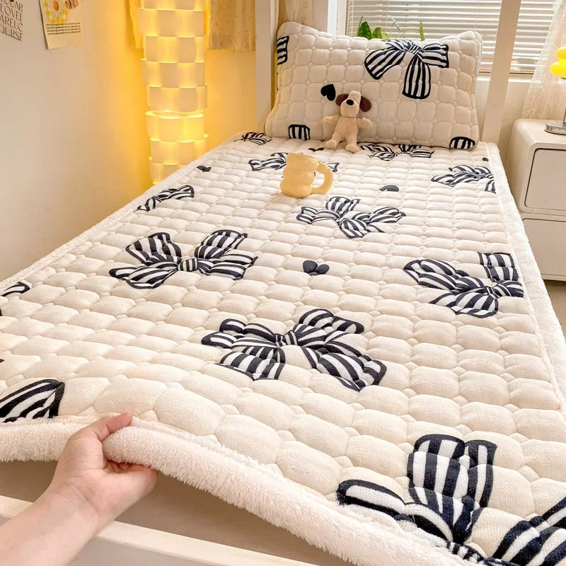 2024 Winter Milk Velvet Bedspread King Size Bed Cover Quilted Mattress Pad Washable Mattress Protector Bed Linen Queen Bedsheet.