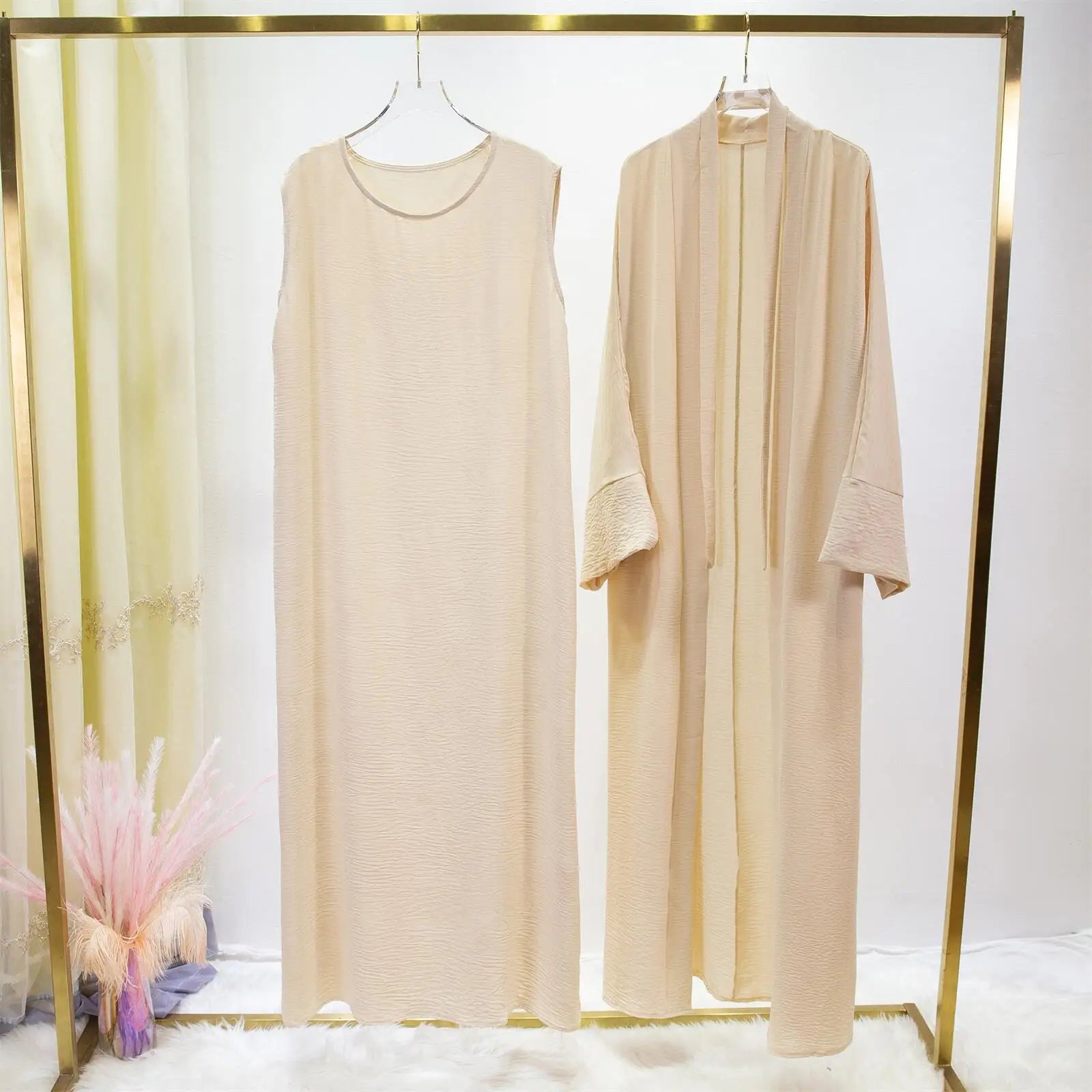 2 Bilder Muslimische Sets Muslim Jilbab Zwei Stücke Frauen Heraus Abaya Lose Strickjacke Mantel Ärmelloses Innenkleid Gebetskleidung mit Gürtel.