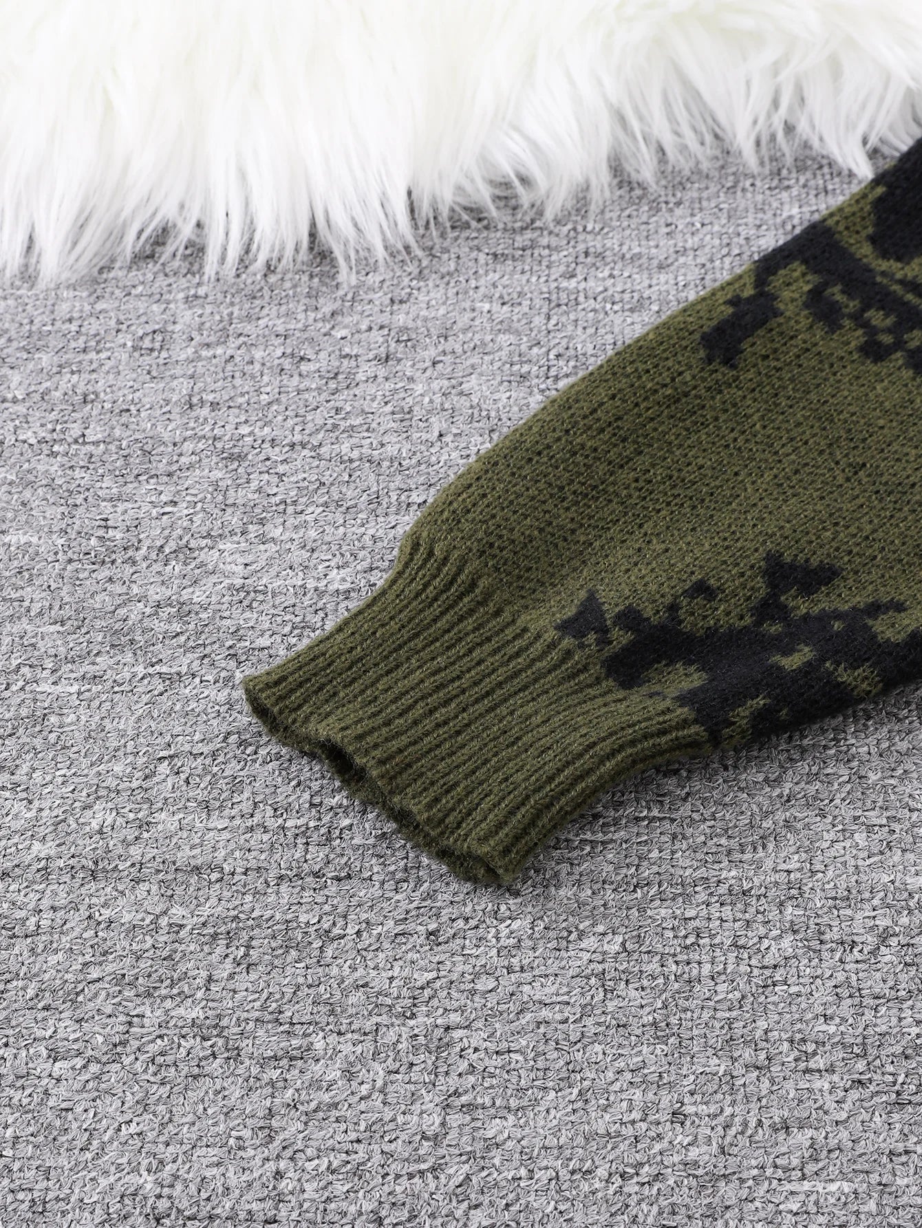 New Popular Autumn and Winter Abstract Eye Jacquard Pattern Pullover Sweater Casual Round Neck Knitted Men's Pullover.