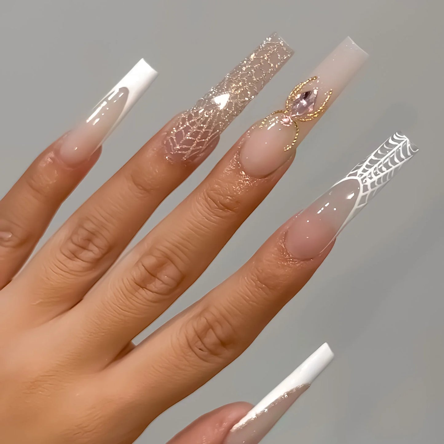 24pcs Glitter Pink Sequins Fake Nails 2025 Halloween Scary Skull Love Print False Nails Wearable European Ballet Press on Nails.