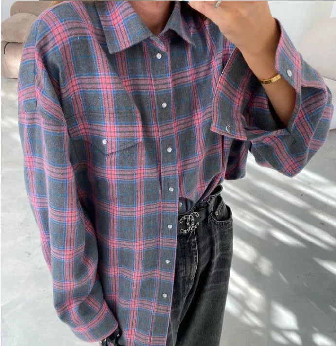 New Vintage Women Oversized Long Sleeve Plaid Shirt Blouse Tops Autumn Winter Button Down Loose Lapel Pocket Shirt Korean Style.