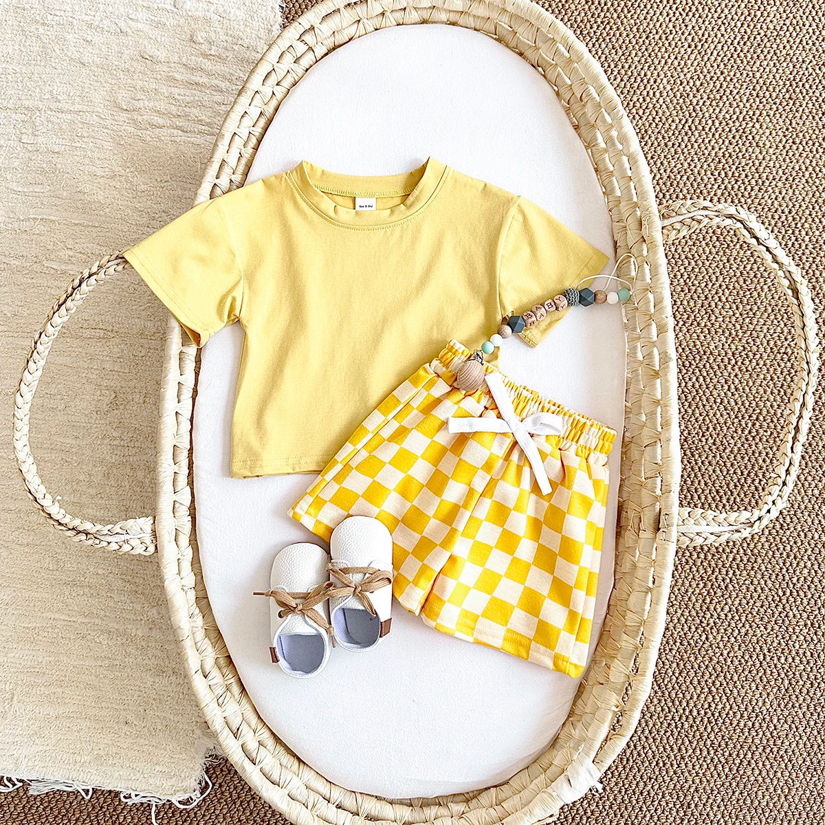 Ins Sommer Neugeborenen Jungen Mädchen Kleidung Baby Set Solide Kurzarm T-shirt + Schachbrett Shorts Baumwolle Casual 2PCS 0-3Y.