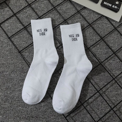 Simple European and American street letters white men's and women's socks sports hip hop college style socks.