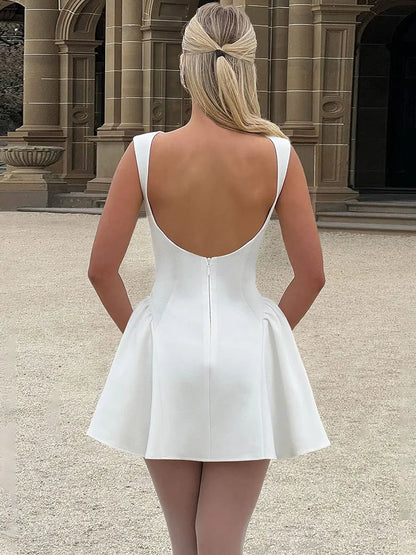 DGLUKE Elegantes rotes Minikleid für Damen, U-Boot-Ausschnitt, ärmellos, hohe Taille, A-Linien-Kleid, rückenfrei, plissiert, kurze Abschlussball-Party-Kleider