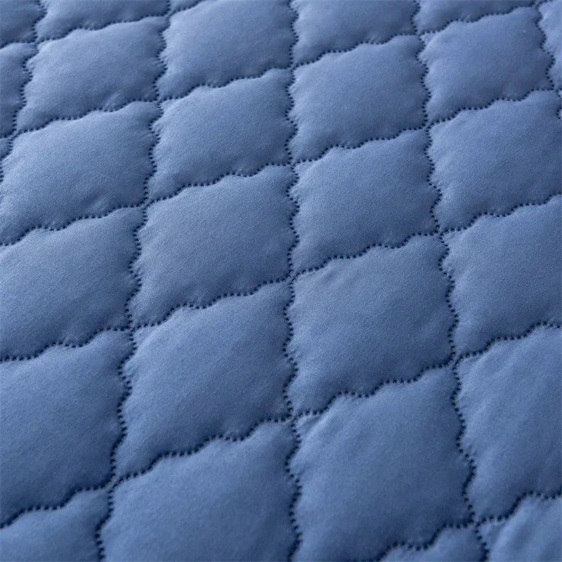 Home Mattress Cover Waterproof Thickened Quilted Waterproof Bed Cover Breathable Mattress Protector Fitted Sheet No Pillowcases.