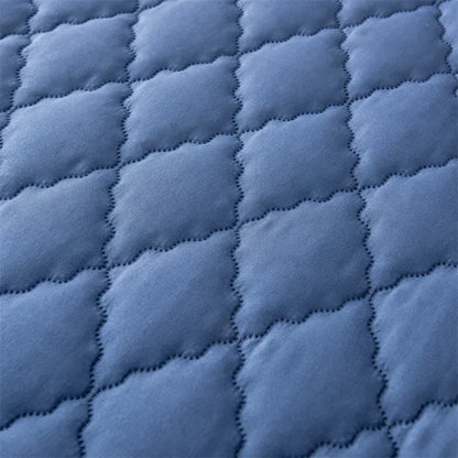 Home Mattress Cover Waterproof Thickened Quilted Waterproof Bed Cover Breathable Mattress Protector Fitted Sheet No Pillowcases.