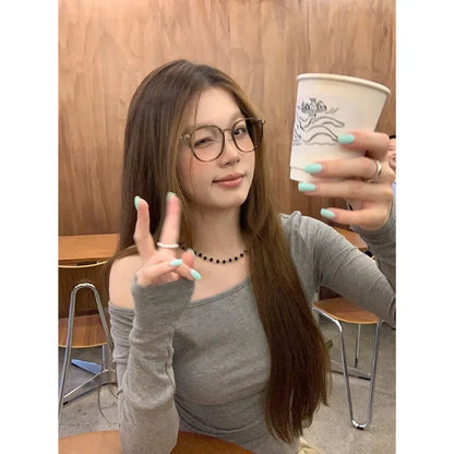 Spicy Girl Diagonal Shoulder Long Sleeve Women's T-shirt Base Layer Shirt Waist Inward Design Polo Collar Top.