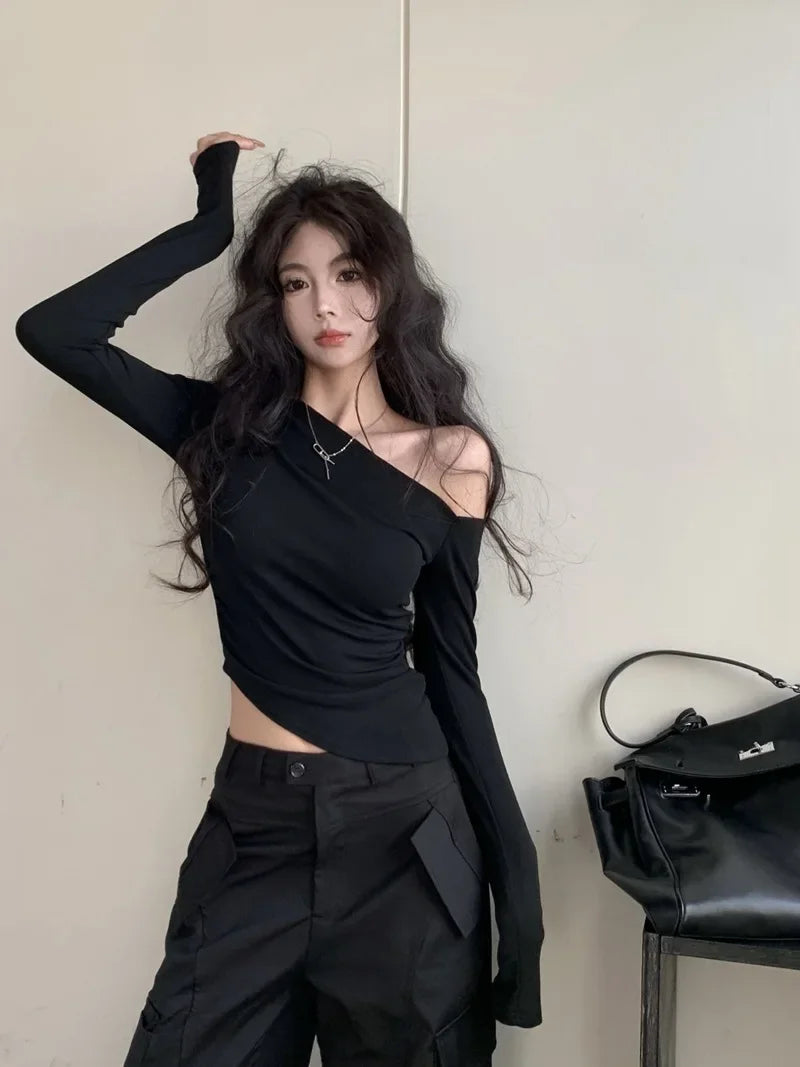 SexySpicy Girl Style Blackoff-the-Shoulder Long Sleeve T-shirt Slimming Smooths Your Silhouette Nefarious Crossbody Top For Wome.