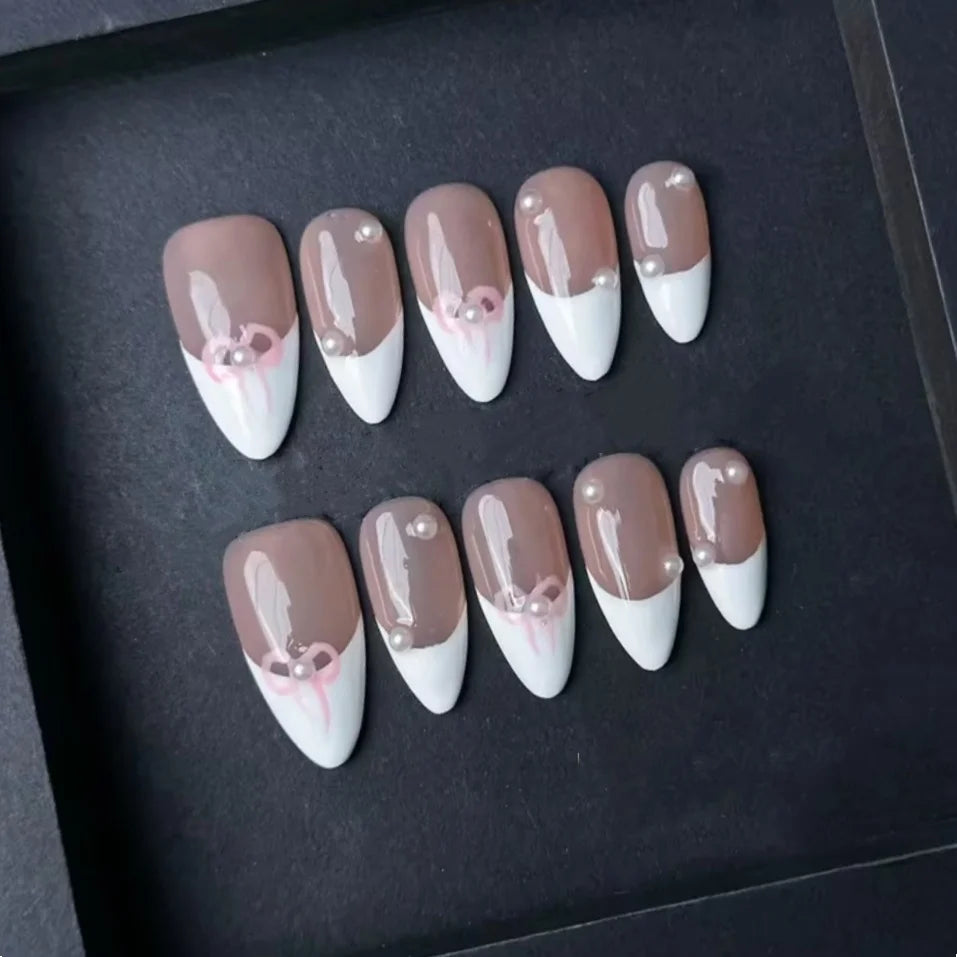 10pcs White Edge French Style Press On Nails Simple Red Love Heart Designs Handmade False Nails Sweet Almond Fake Nail For Girls.