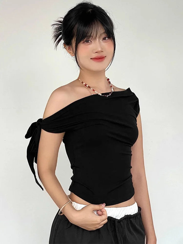 2025 Women'S Summer Ins Style New Shrink Pleated One-Shoulder Crop Top Backless Twist Tie Asymmetric T-Shirt Casual Top.