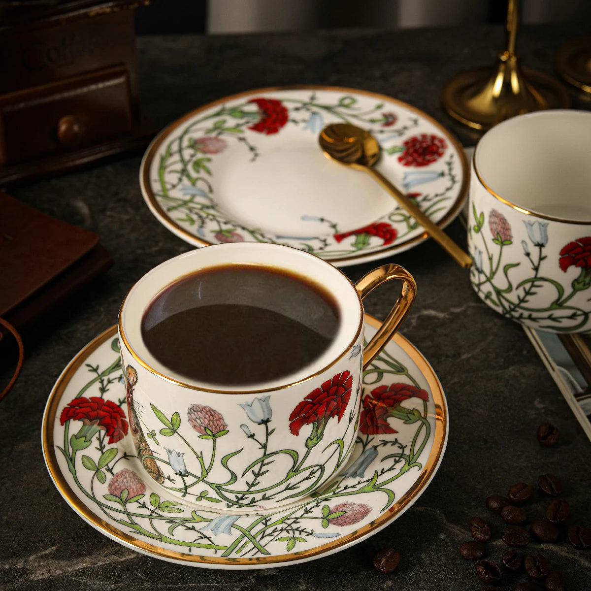 Russian Royal Porcelain Lomonosov Cartoon Rabbit Gold Plated Bone China Coffee Cup and Saucer Gift Box Gift Coffee Cup Set.