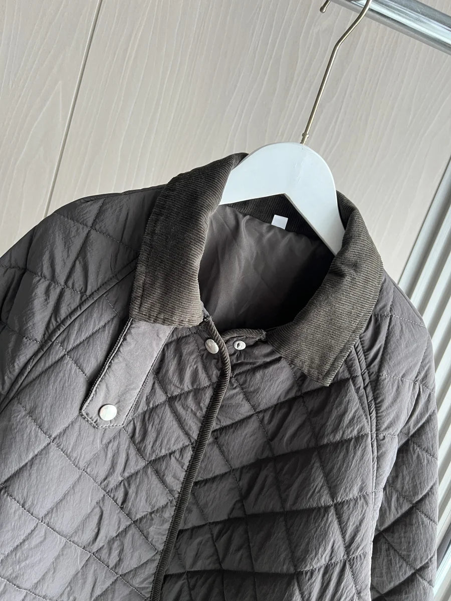 Women's Quilted Jacket with Padded Lining Model ETJ 2025 - Casual and Simple Diamond Quilted Short Puffer Jacket with Collar.