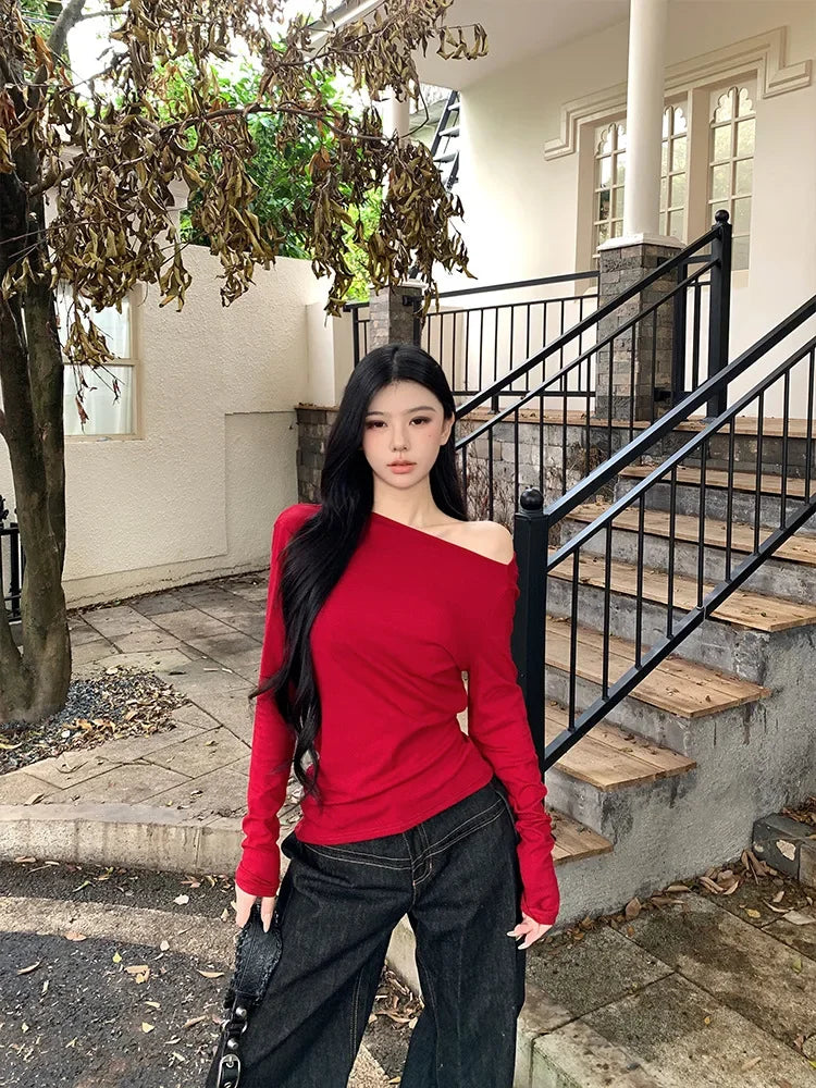 Slim Fit Long Sleeve T-Shirt Shoulder Bared One Shoulder Style Casual Streetwear for Young Women Fashionable And Stylish